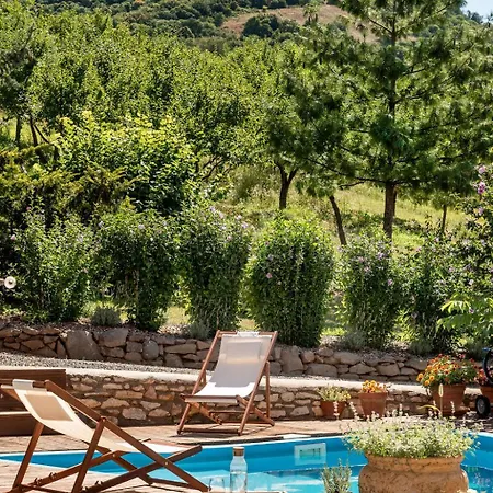 Villa Koevirigo Csaladi Birtok Gyulakeszi