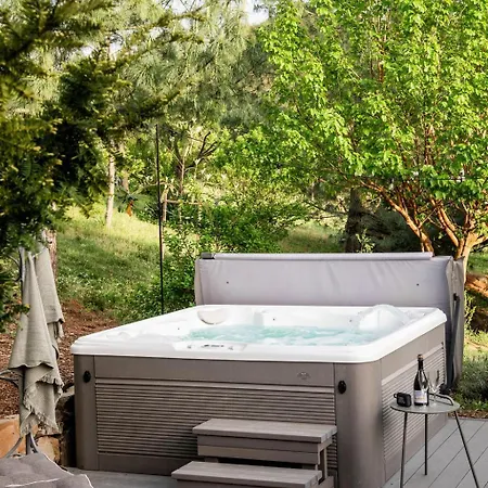 Kövirigó Családi Birtok Villa