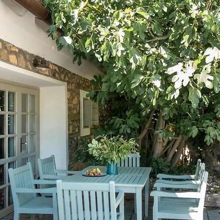 Kövirigó Családi Birtok Villa *