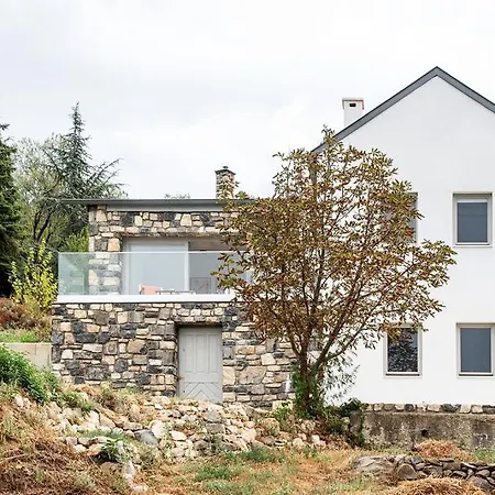 Kövirigó Családi Birtok *