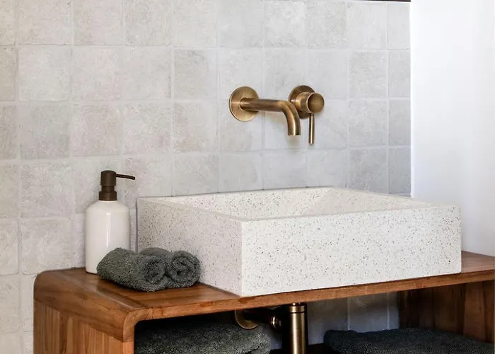 Koevirigo Csaladi Birtok * Gyulakeszi