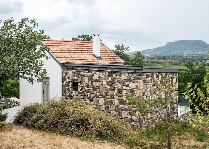 Koevirigo Csaladi Birtok Villa *