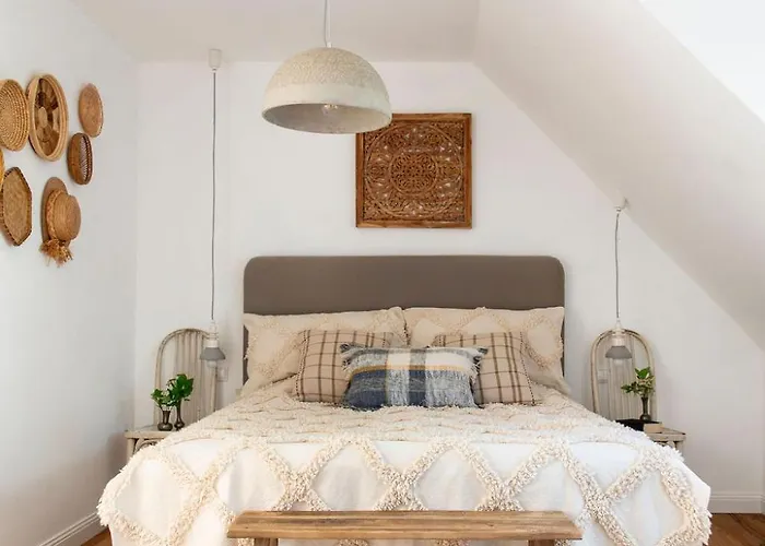 Koevirigo Csaladi Birtok Villa Gyulakeszi